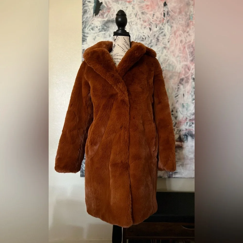 MKT Studio Masolin Faux Fur, Size 36 - Picture 3 of 10